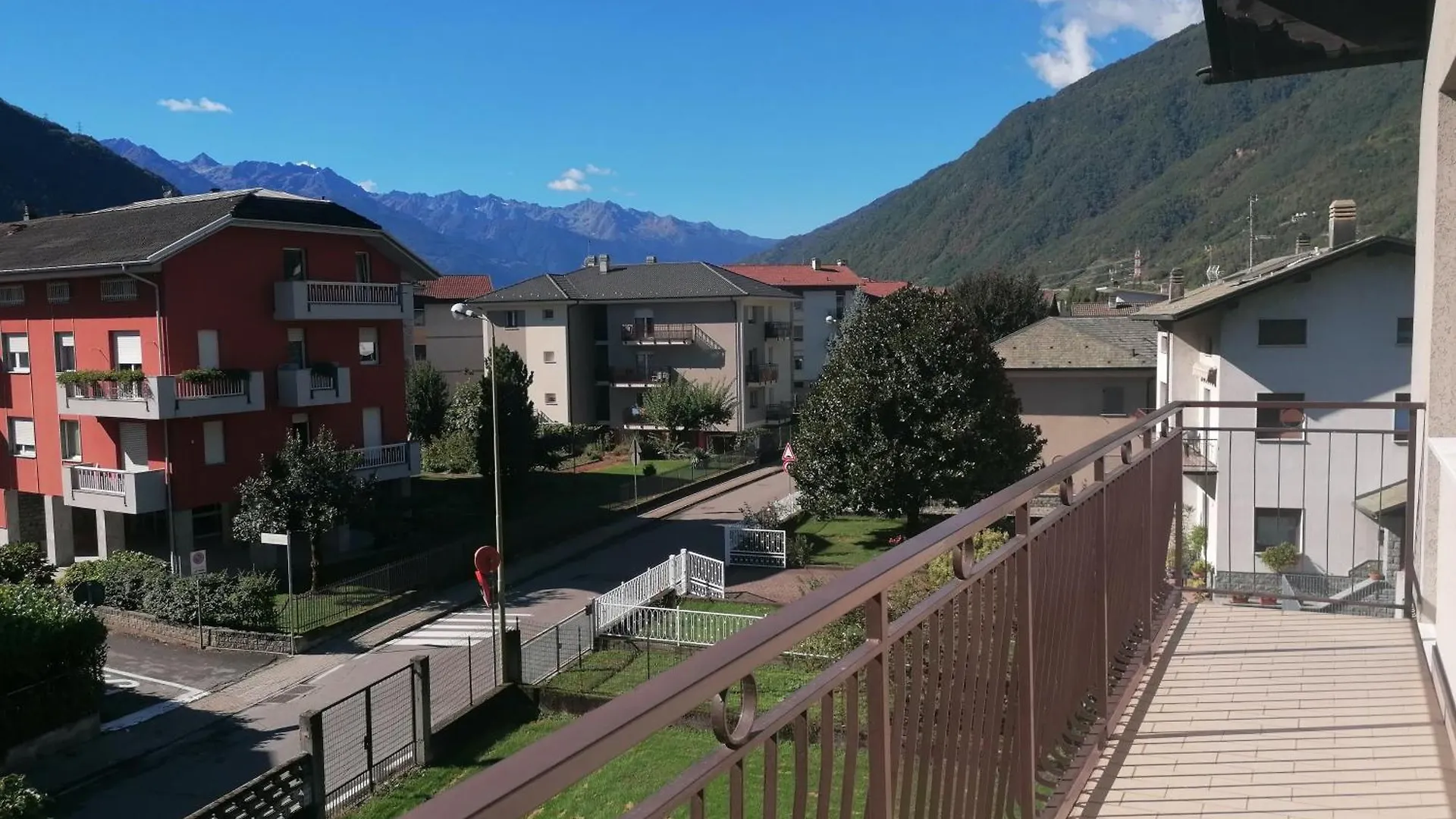 Апартаменты Bernina Views-Тирано